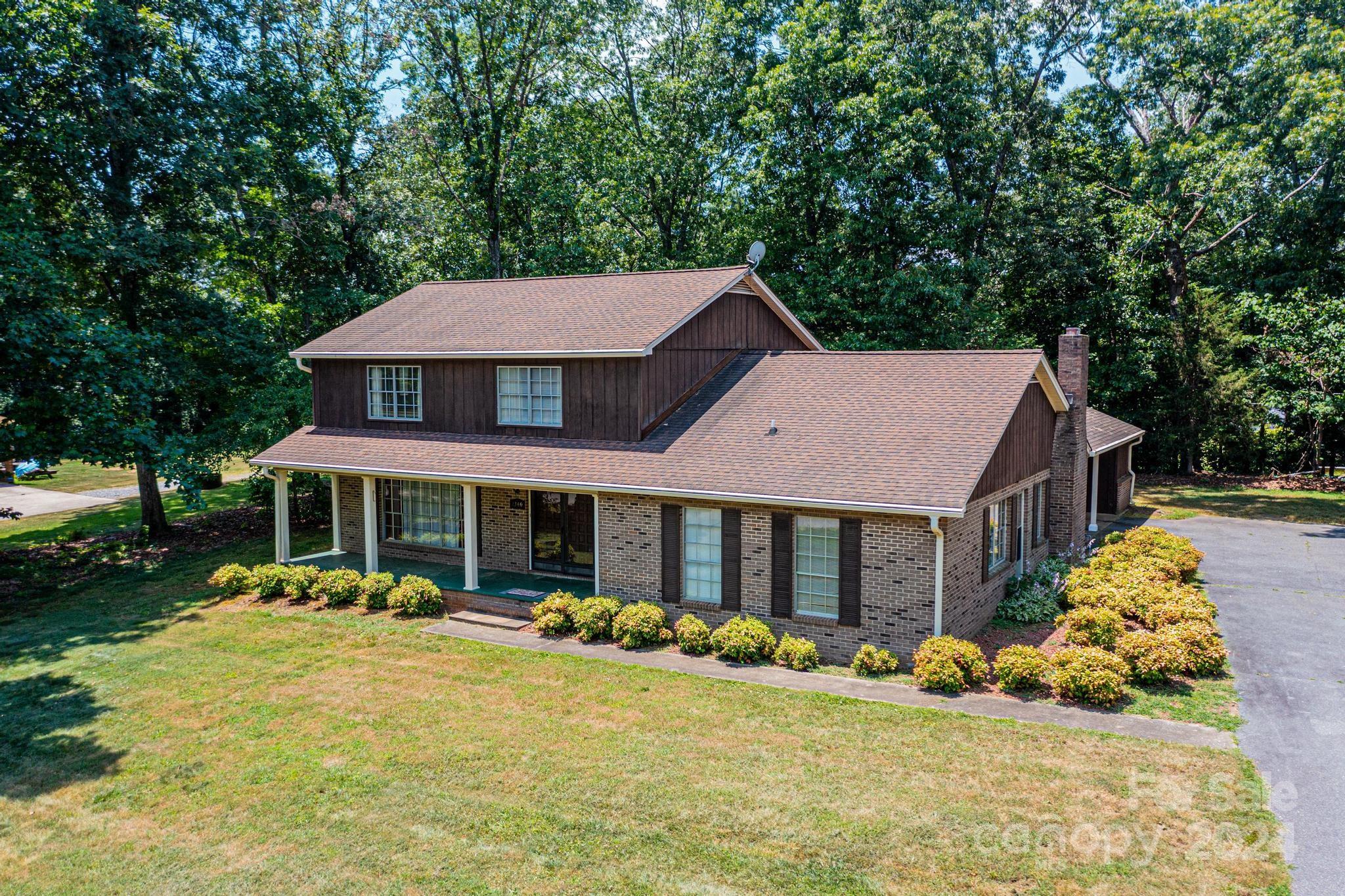 Horseshoe Bend Rd, Hickory, NC 28601