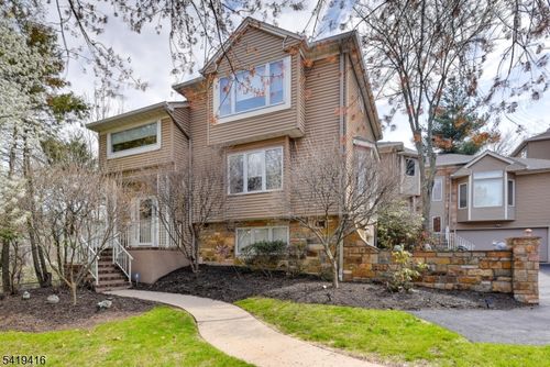 18 Dockery Dr, West Orange, NJ, 07052-3451 | Card Image