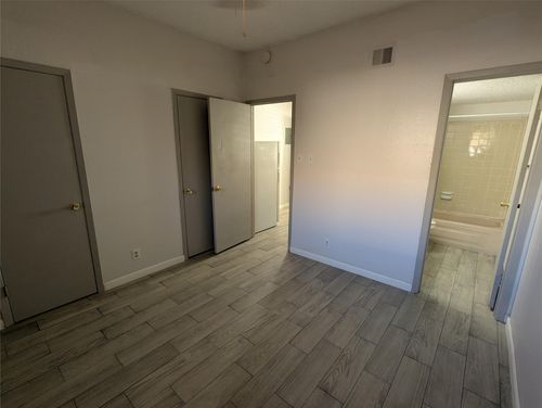 apt-112-3000 Guadalupe St, Austin, TX, 78705-2832 | Card Image