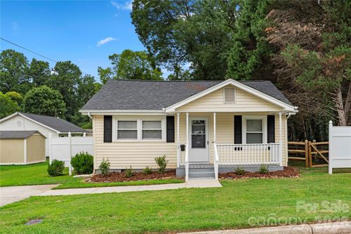 112 Harris St, Belmont, NC, 28012-3643 | Card Image