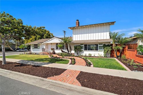 360 Bucknell Rd, Costa Mesa, CA, 92626-6139 | Card Image