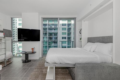 apt-1911-227 Ne 2nd St, Miami, FL, 33132-2254 | Card Image