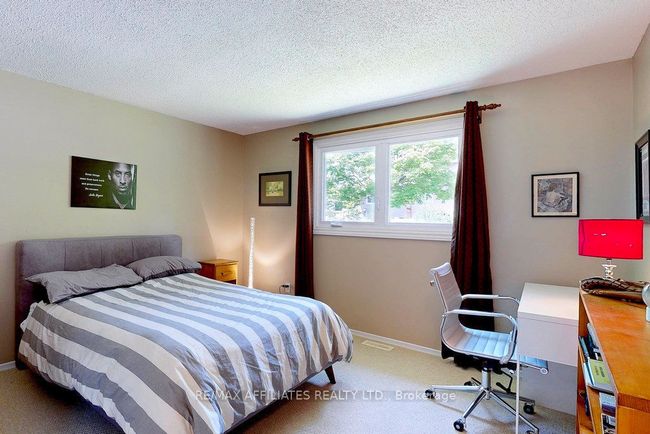 22 Red Maple Cres, House other with 3 bedrooms, 1 bathrooms and 2 parking in Gloucester ON | Image 22