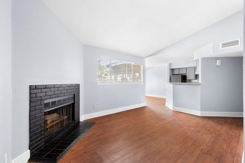 1004-7200 W T C Jester Boulevard W, Houston, TX, 77088 | Card Image