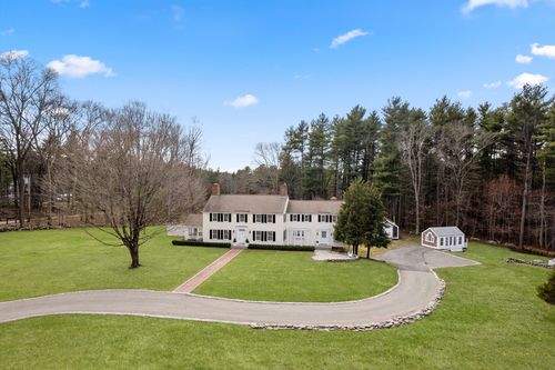 85 Strawberry Hill St, Dover, MA, 02030-2252 | Card Image