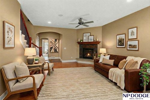 5138 Dodge St, Omaha, NE, 68132-2838 | Card Image