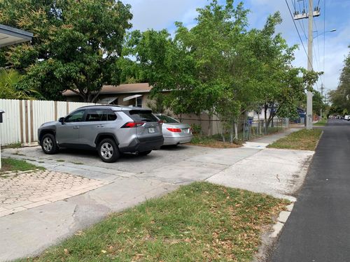 1-2-810 S 19th Avenue, Hollywood, FL, 33020 | Card Image