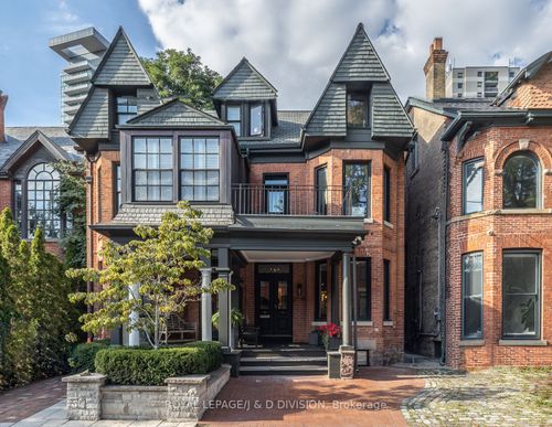 40 Bernard Ave, Toronto, ON, M5R1R2 | Card Image