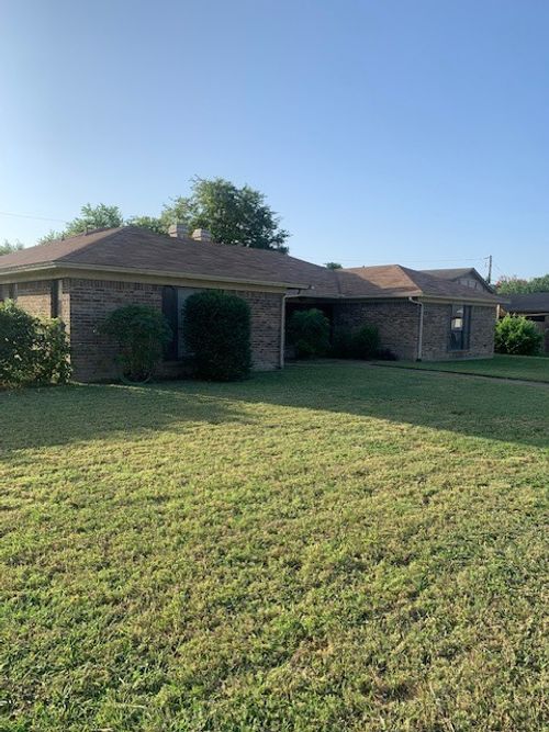 1001 Poplar St, Benbrook, TX, 76126-2716 | Card Image
