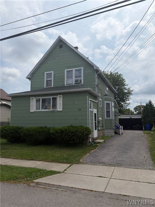 35 Bellwood Ave, West Seneca, NY, 14224-1836 | Card Image