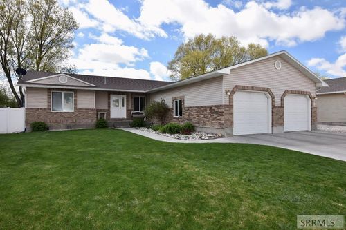 2429 Harold Dr, Idaho Falls, ID, 83402-3833 | Card Image