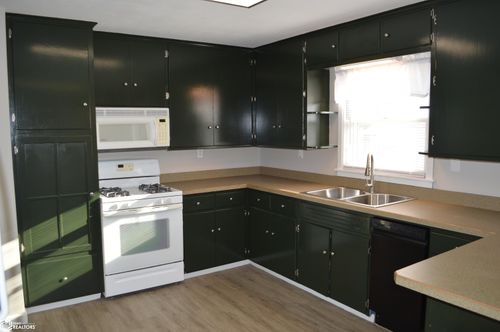 4 W South St, Manly, IA, 50456-8055 | Card Image