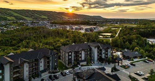 18 Beckwith Lane, Blue Mountains, ON, L9Y3B6 | Card Image