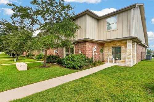 3633 Kenyon Dr, College Station, TX, 77845-2441 | Card Image