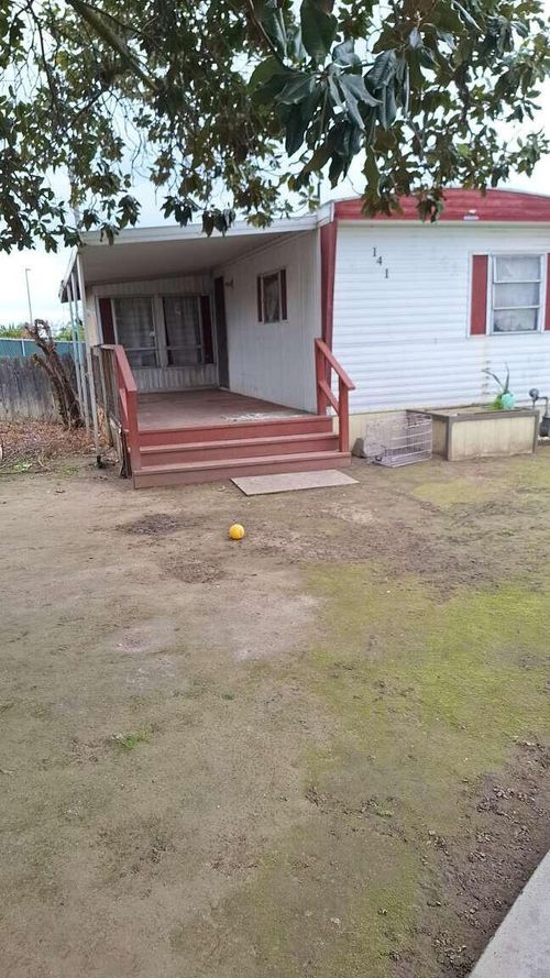 141 N Waukesha Street, Porterville, CA, 93257 | Card Image