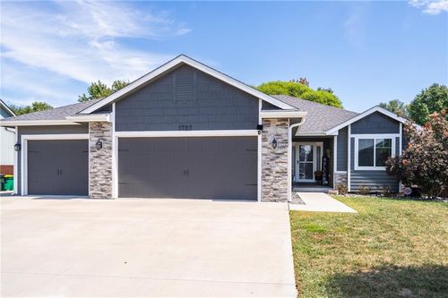 1727 S Chestnut St, Ottawa, KS, 66067-3859 | Card Image
