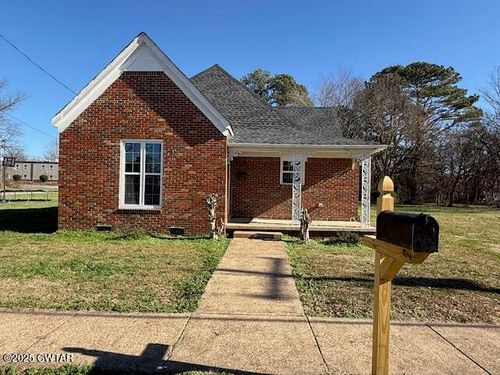 676 N Hays Ave, Jackson, TN, 38301-4922 | Card Image