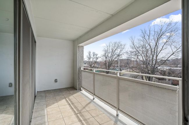Large, tree-top balcony | Image 27
