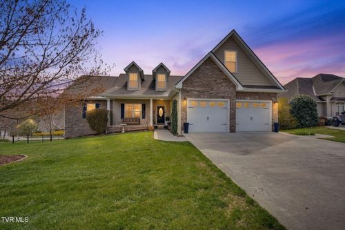 121 Springwinds Loop, Johnson City, TN, 37601-3286 | Card Image