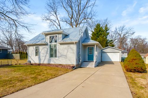8358 W Long Lake Dr, Kalamazoo, MI, 49048-5522 | Card Image