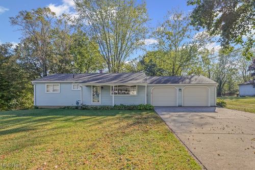 10666 Wilma Ave Ne, Alliance, OH, 44601-8326 | Card Image