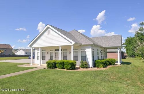 640 W Blue Lick Rd, Shepherdsville, KY, 40165-5906 | Card Image