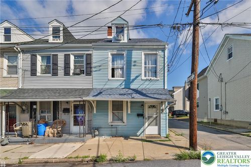 220 Church St, CATASAUQUA, PA, 18032-2515 | Card Image