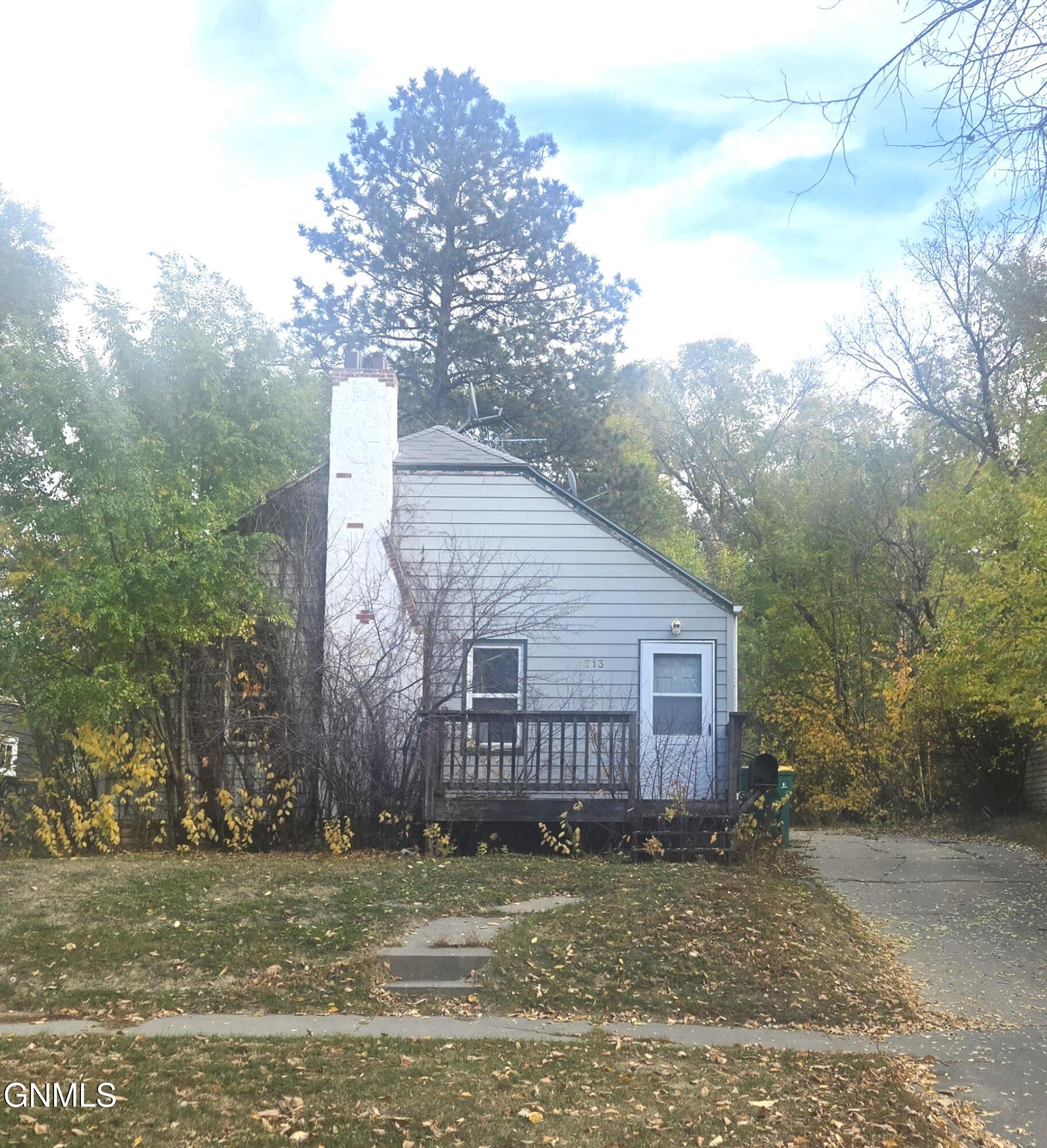 713 N 10Th St, For Sale in Bismarck - eXp Realty