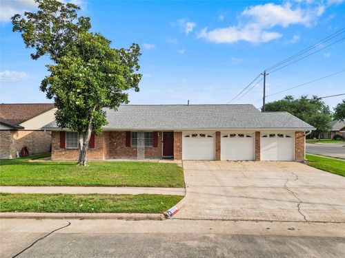 1102 Brenda Dr, Deer Park, TX, 77536-4316 | Card Image