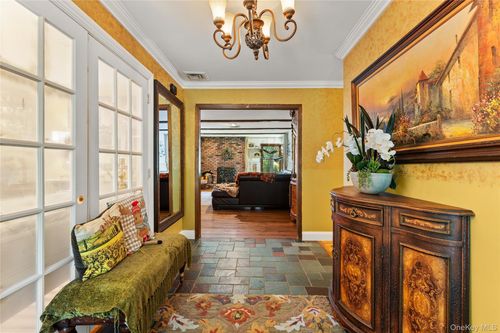 11 Williamsburg Dr, Fort Salonga, NY, 11768-2547 | Card Image