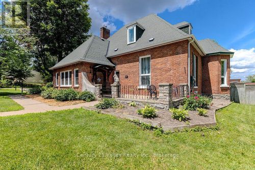 311 Supple St, Pembroke, ON, K8A3H3 | Card Image