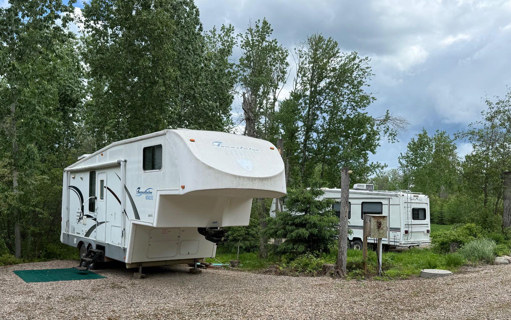 Residential in Lac Des Iles 3