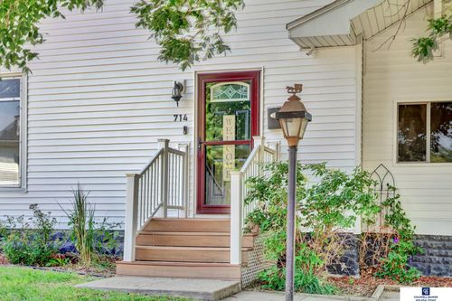 714 N Iowa Ave, York, NE, 68467-3013 | Card Image