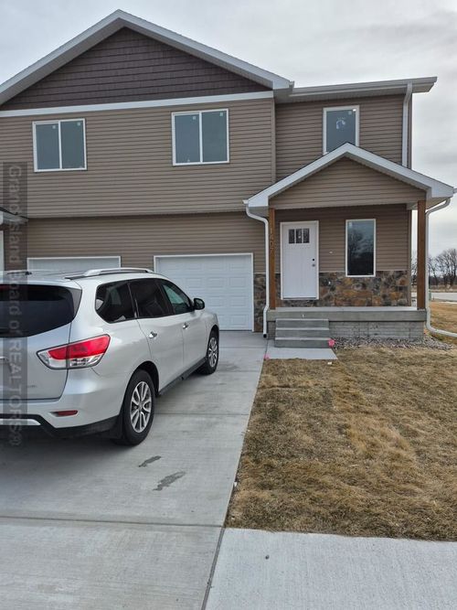 1407 Peach St, Grand Island, NE, 68801-7516 | Card Image