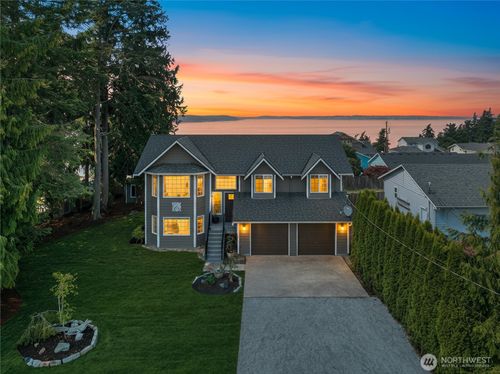 325 Melissa St, Camano Island, WA, 98282-8635 | Card Image