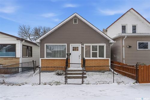 323 Av G S, Saskatoon, SK, S7M1V2 | Card Image