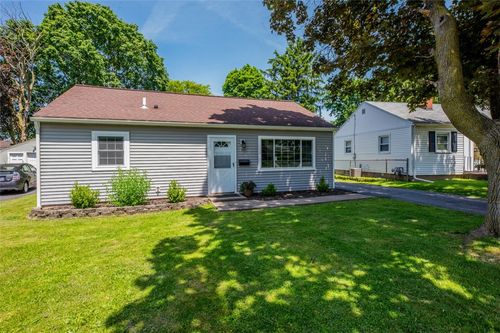94 Cimarron Dr, Rochester, NY, 14620 | Card Image