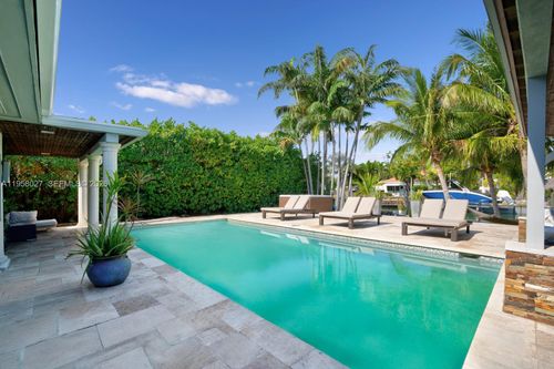 7910 Hawthorne Ave, Miami Beach, FL, 33141-1004 | Card Image