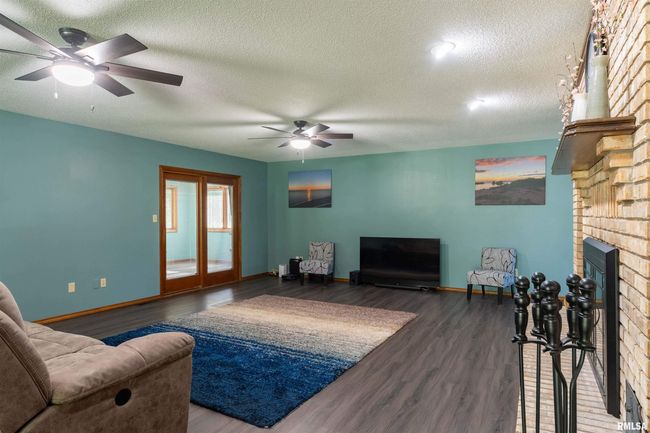 1803 Spring Garden Rd, House other with 3 bedrooms, 3 bathrooms and null parking in Marion IL | Image 8