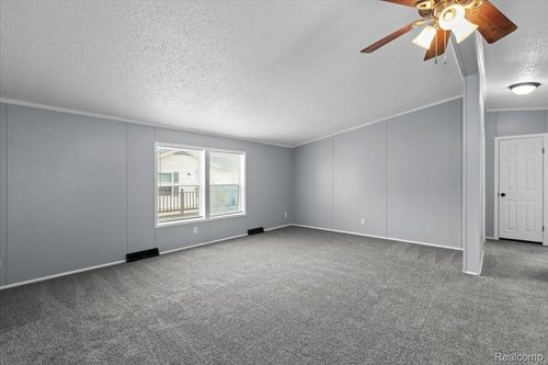 28289 Spruce Dr, Flat Rock, MI, 48134-9775 | Card Image