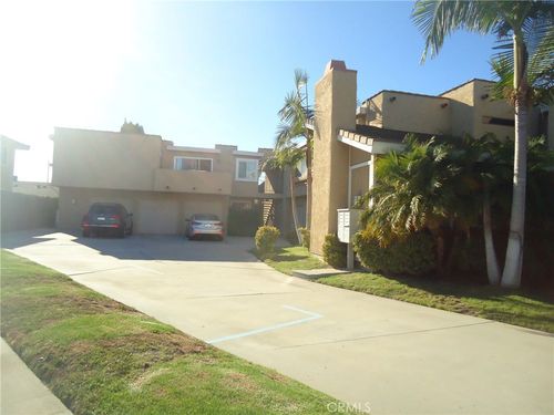 d-17762 Paseo, Huntington Beach, CA, 92647 | Card Image