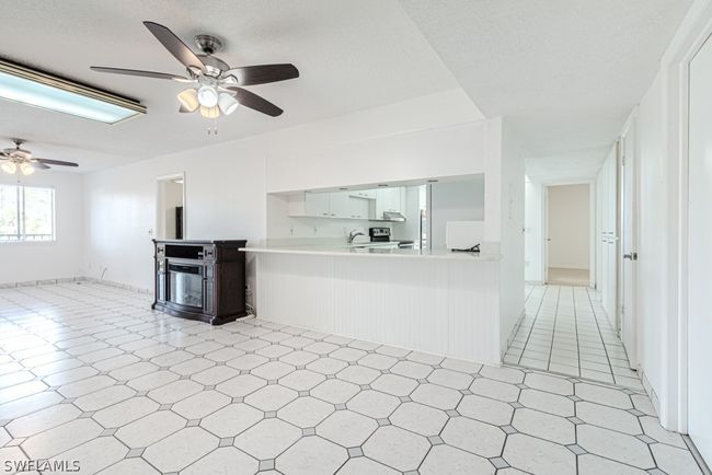 301 - 3150 Shorewood Lane, Condo with 3 bedrooms, 2 bathrooms and null parking in Fort Myers FL | Image 7