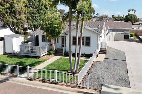 1027 Knowles Ave, Carlsbad, CA, 92008-1458 | Card Image