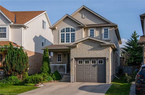 71 Dubrick Cres, Kitchener, ON, N2E4A7 | Card Image