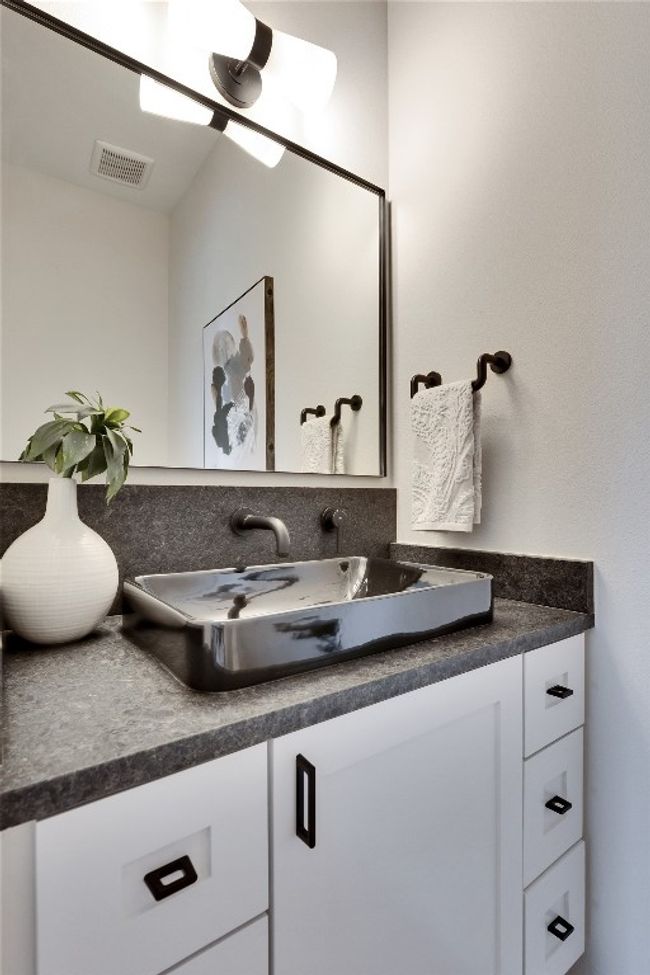 B - 1937 E 38 Th 1/2 St, Townhouse with 4 bedrooms, 4 bathrooms and null parking in Austin TX | Image 10
