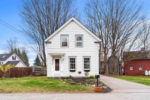 9 Railroad Avenue, Newfields, NH, 03856 | Card Image