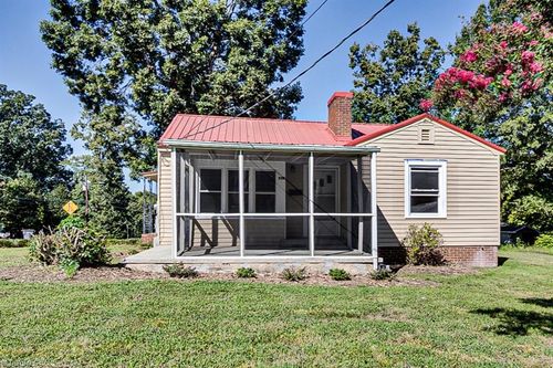 950 Cliff Rd, Asheboro, NC, 27203-6902 | Card Image