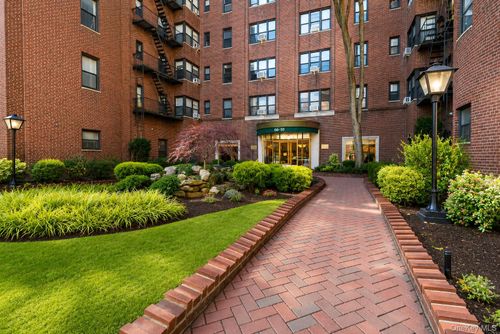 505-69-10 Yellowstone Blvd, Forest Hills, NY, 11375-3766 | Card Image