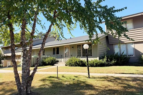 61 Windsor Ct, New Brighton, MN, 55112-3373 | Card Image