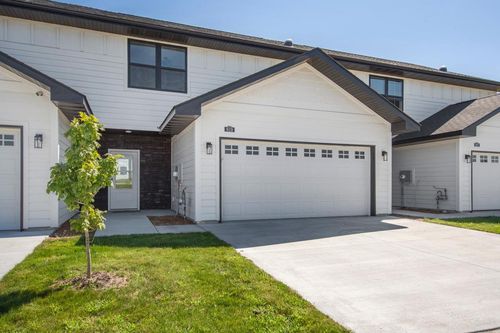 819 Viburnum St, Belle Plaine, MN, 56011-7514 | Card Image